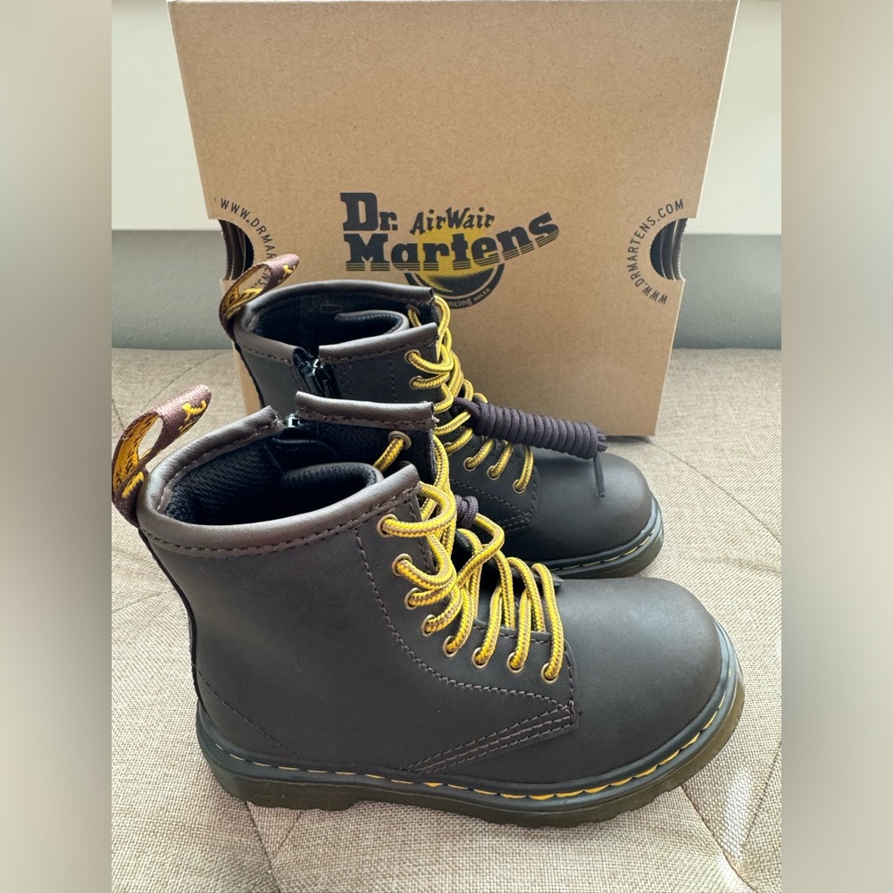 Toddler Dr. Martens 1460 Wildhorse Lamper Boots - Picture 3 of 7